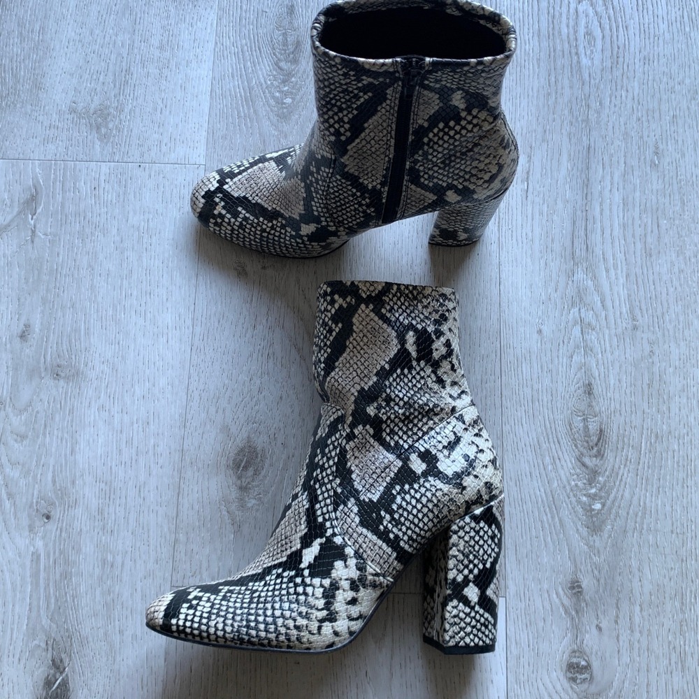 ALDO Aurella Women's Snakeskin Print‎ Ankle Boots Black White Block Heel Zip 8